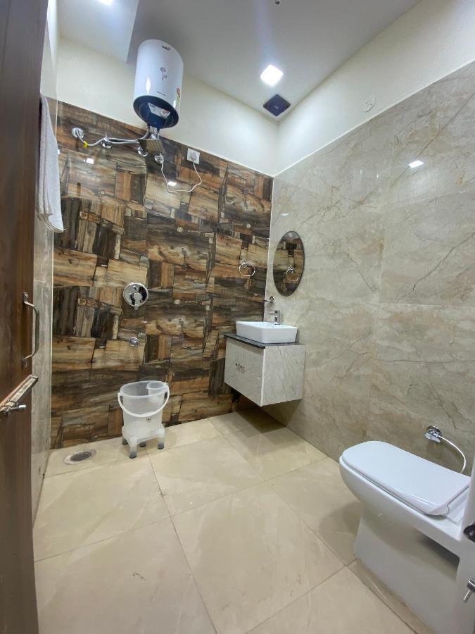 Hotel Woodlark Zirakpur - A Peaceful Stay Exterior foto