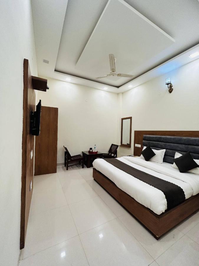 Hotel Woodlark Zirakpur - A Peaceful Stay Exterior foto