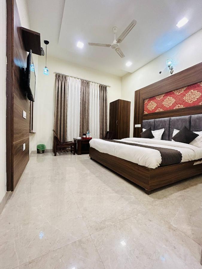 Hotel Woodlark Zirakpur - A Peaceful Stay Exterior foto